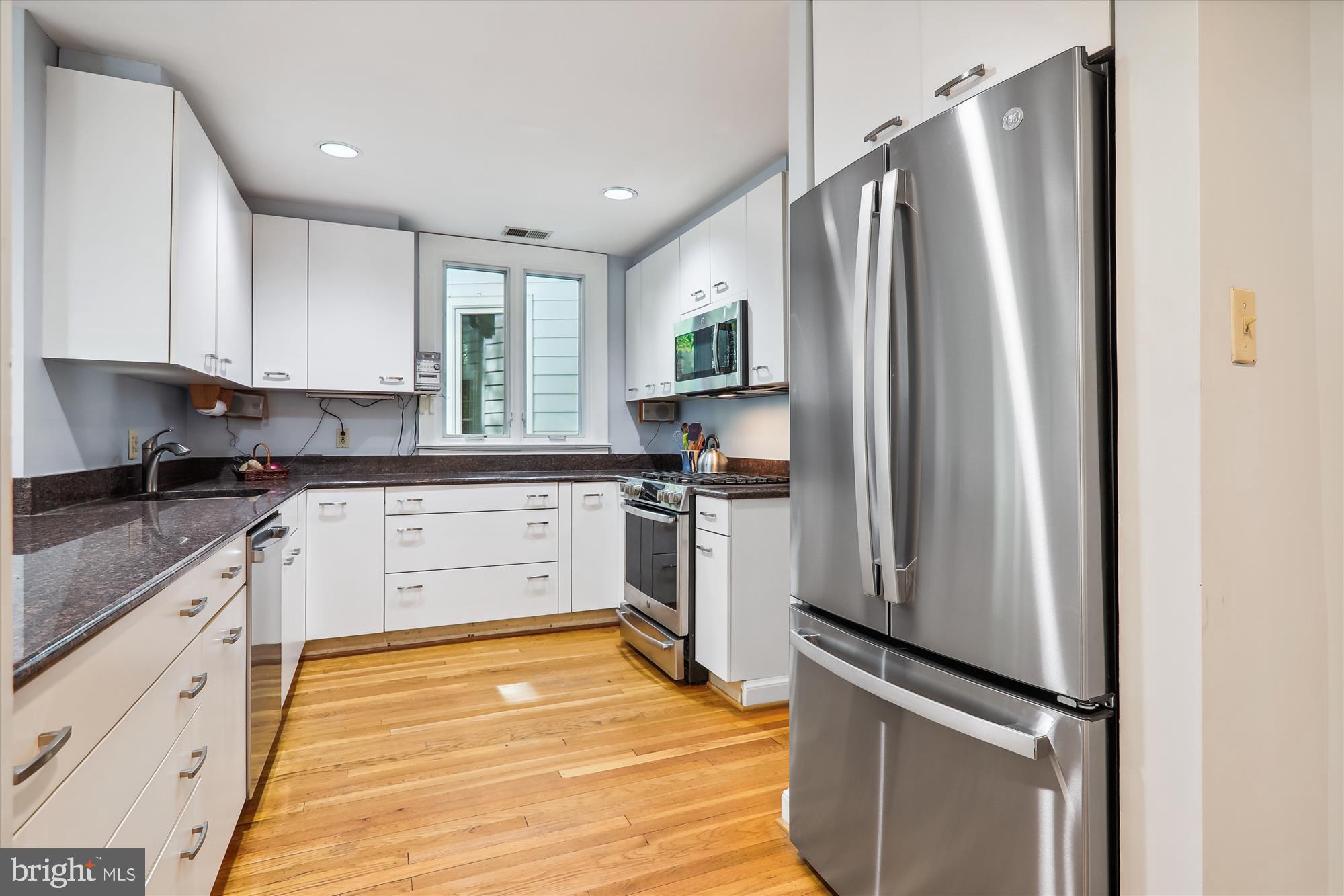 WOODSIDE PARK - Residential