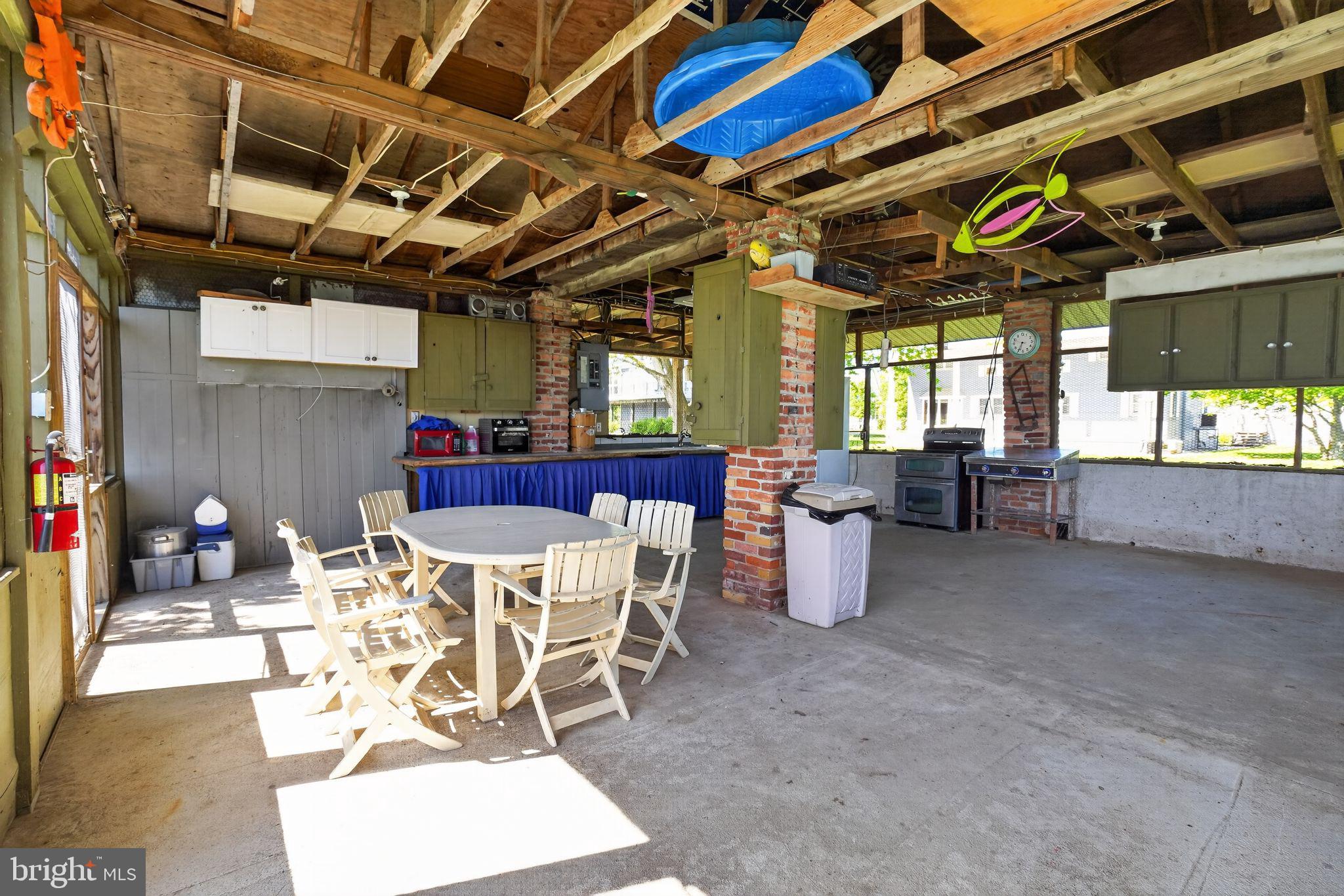 BOWLEYS QUARTERS - Residential