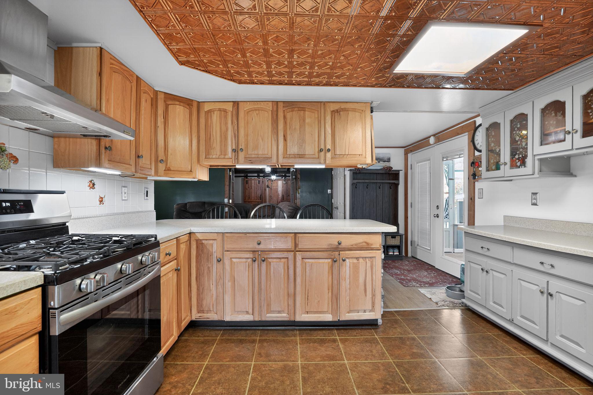 BOWLEYS QUARTERS - Residential