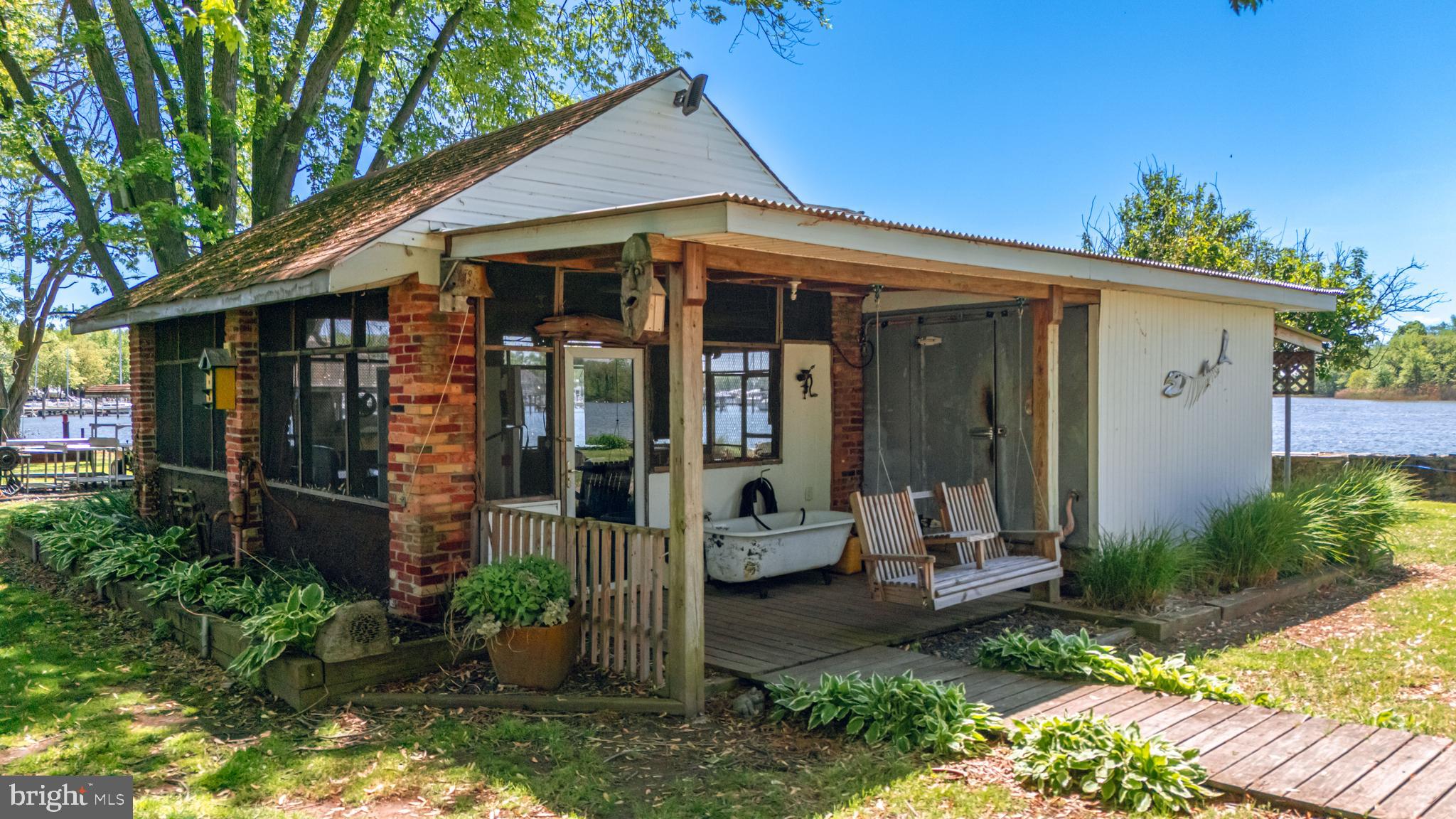 BOWLEYS QUARTERS - Residential