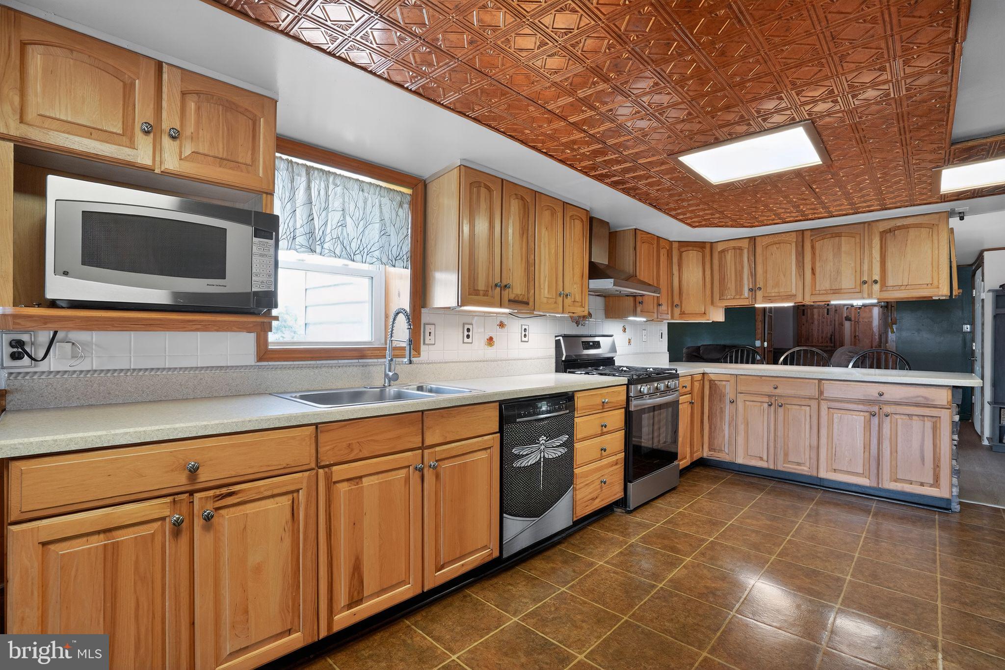 BOWLEYS QUARTERS - Residential