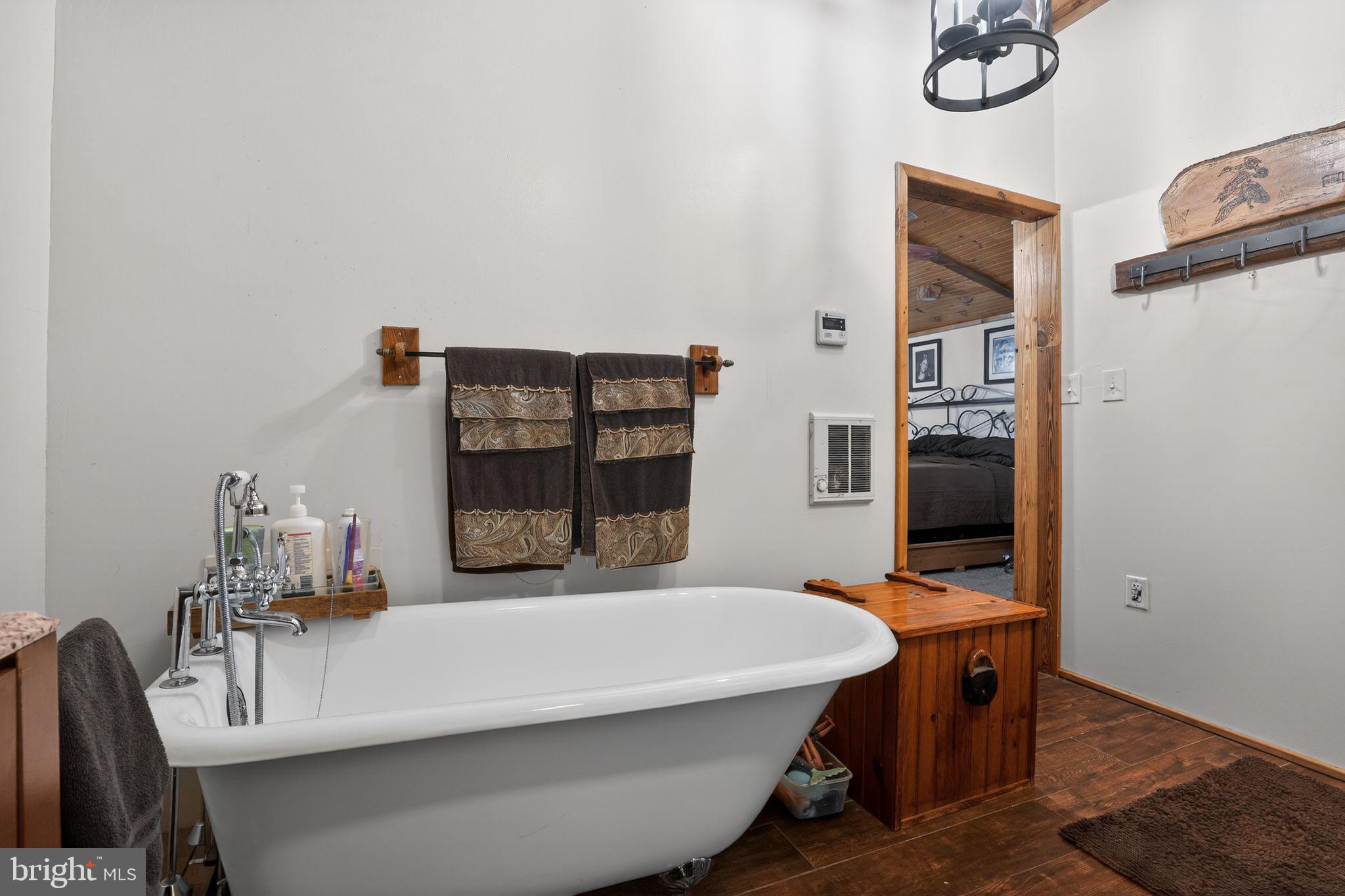 BOWLEYS QUARTERS - Residential