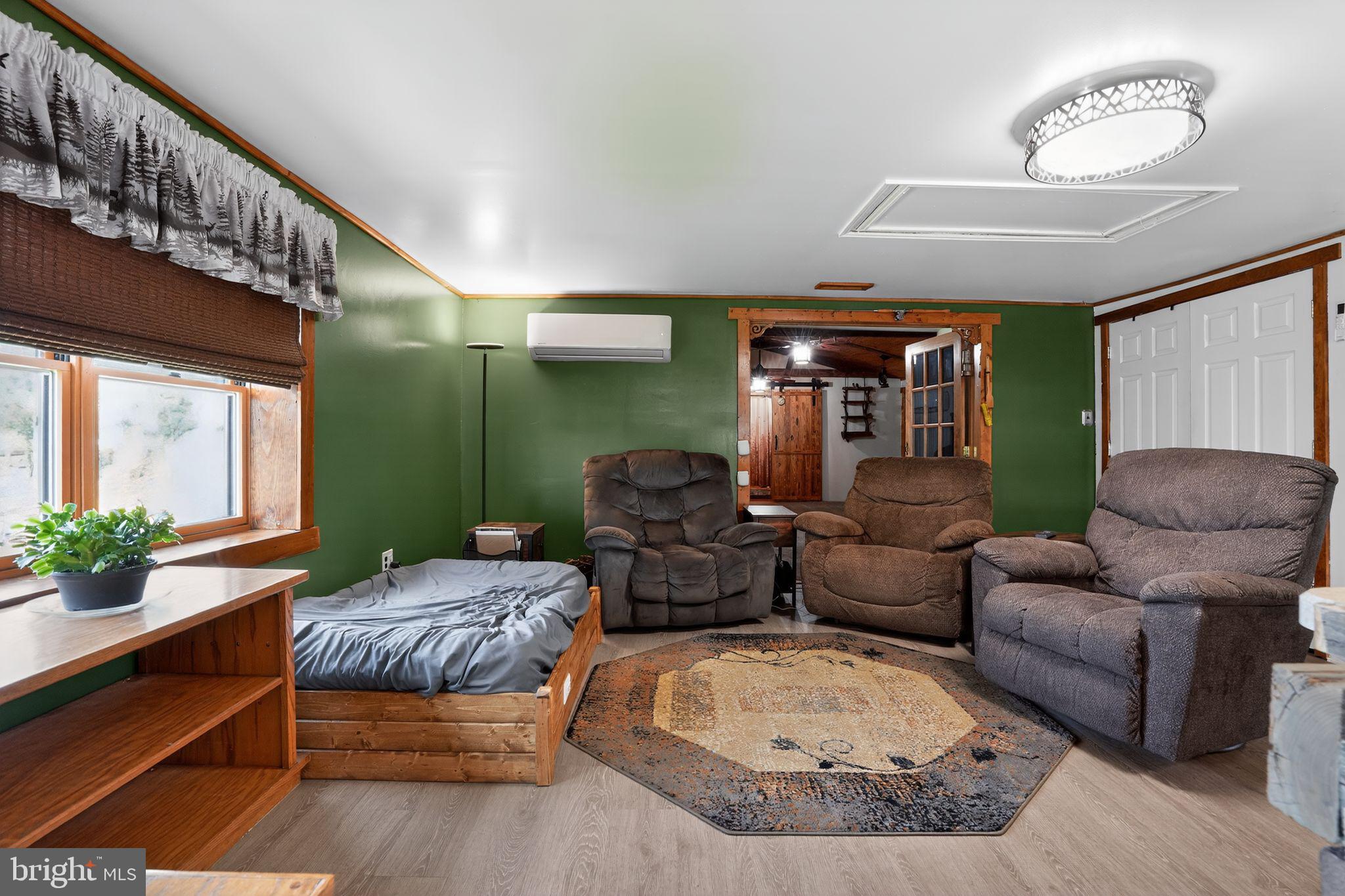 BOWLEYS QUARTERS - Residential