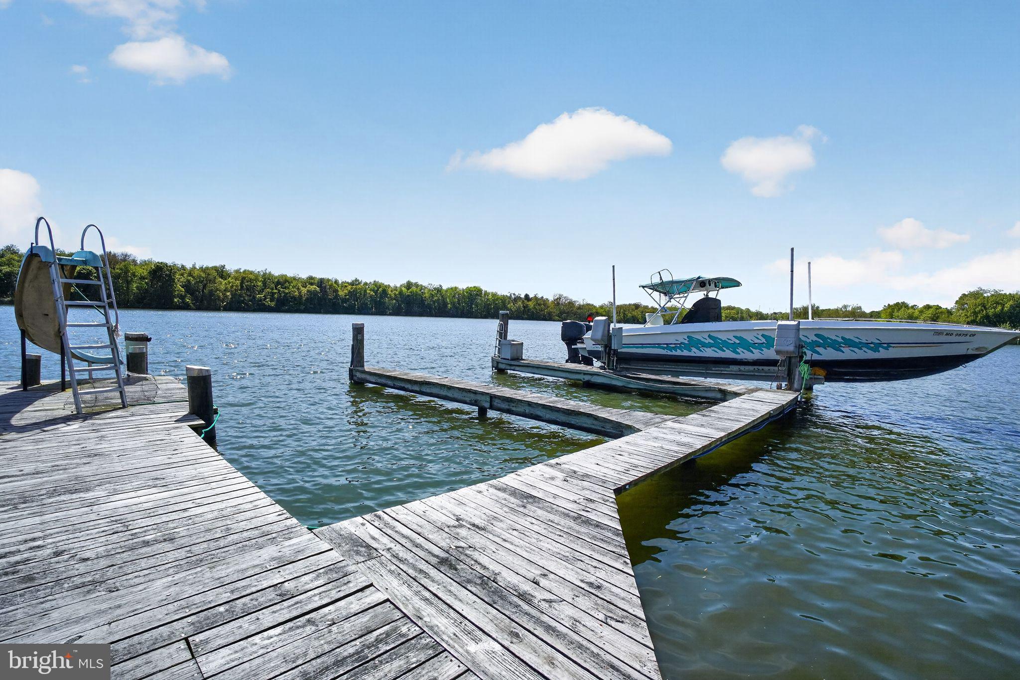 BOWLEYS QUARTERS - Residential