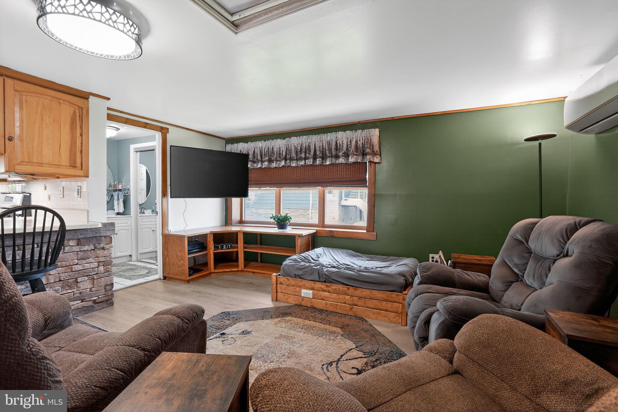 BOWLEYS QUARTERS - Residential