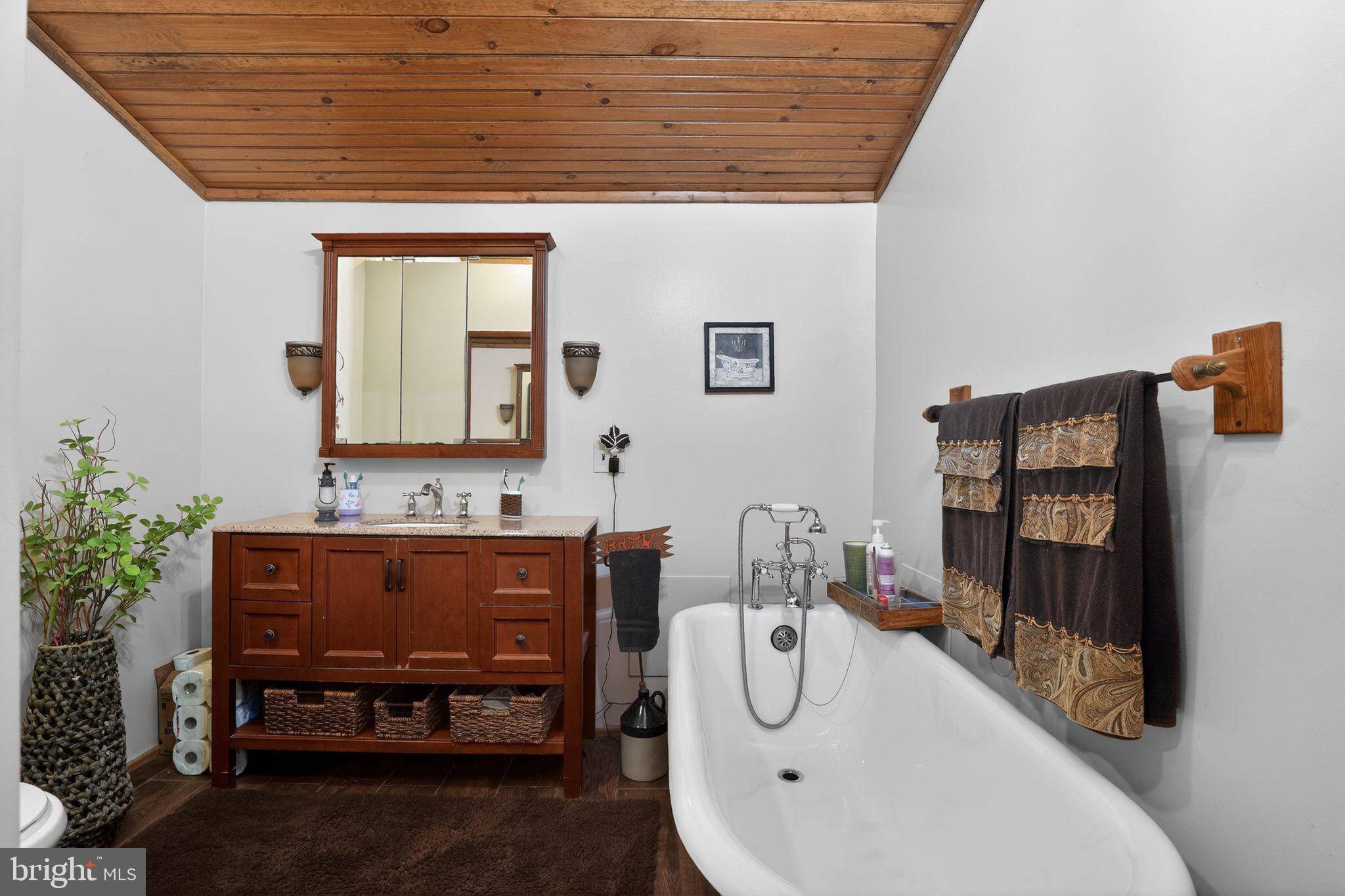 BOWLEYS QUARTERS - Residential