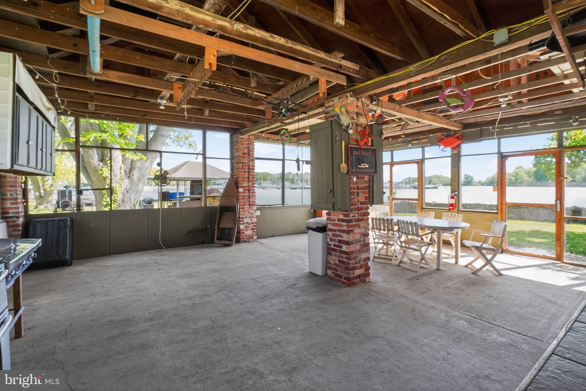 BOWLEYS QUARTERS - Residential