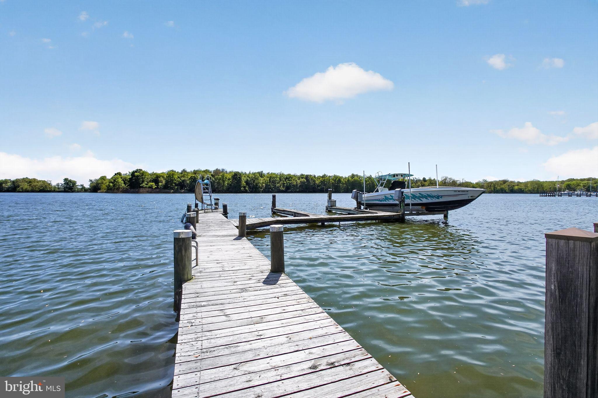 BOWLEYS QUARTERS - Residential