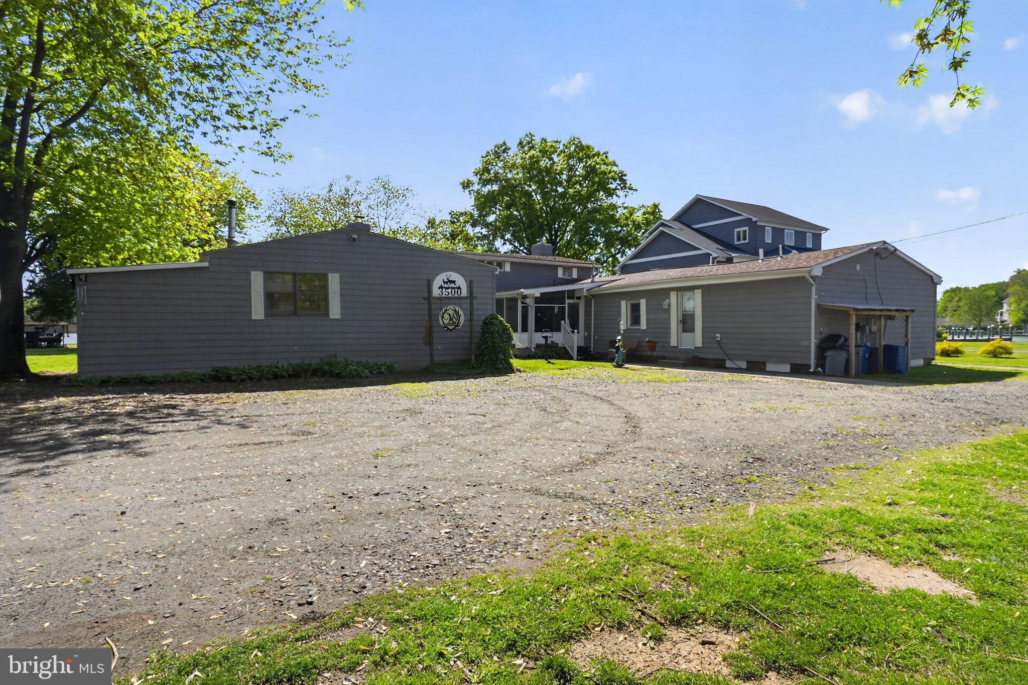 BOWLEYS QUARTERS - Residential