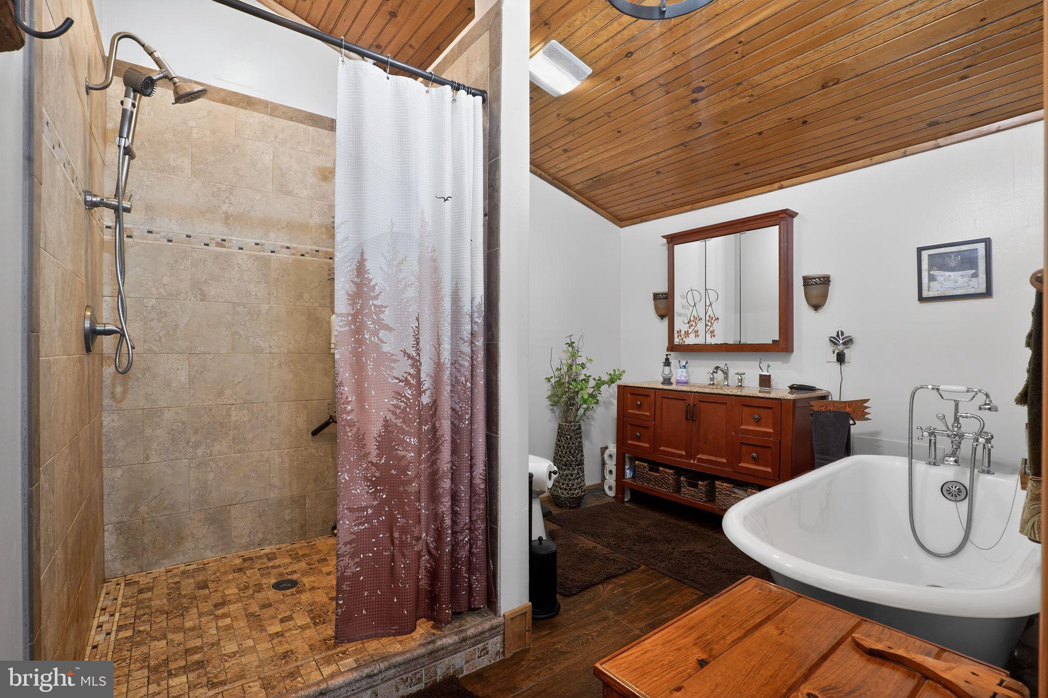 BOWLEYS QUARTERS - Residential