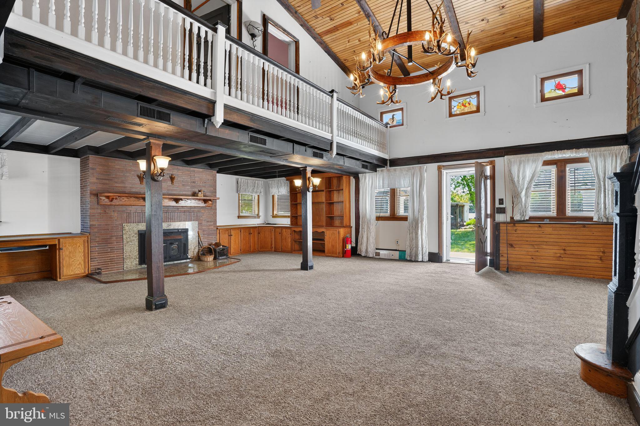 BOWLEYS QUARTERS - Residential