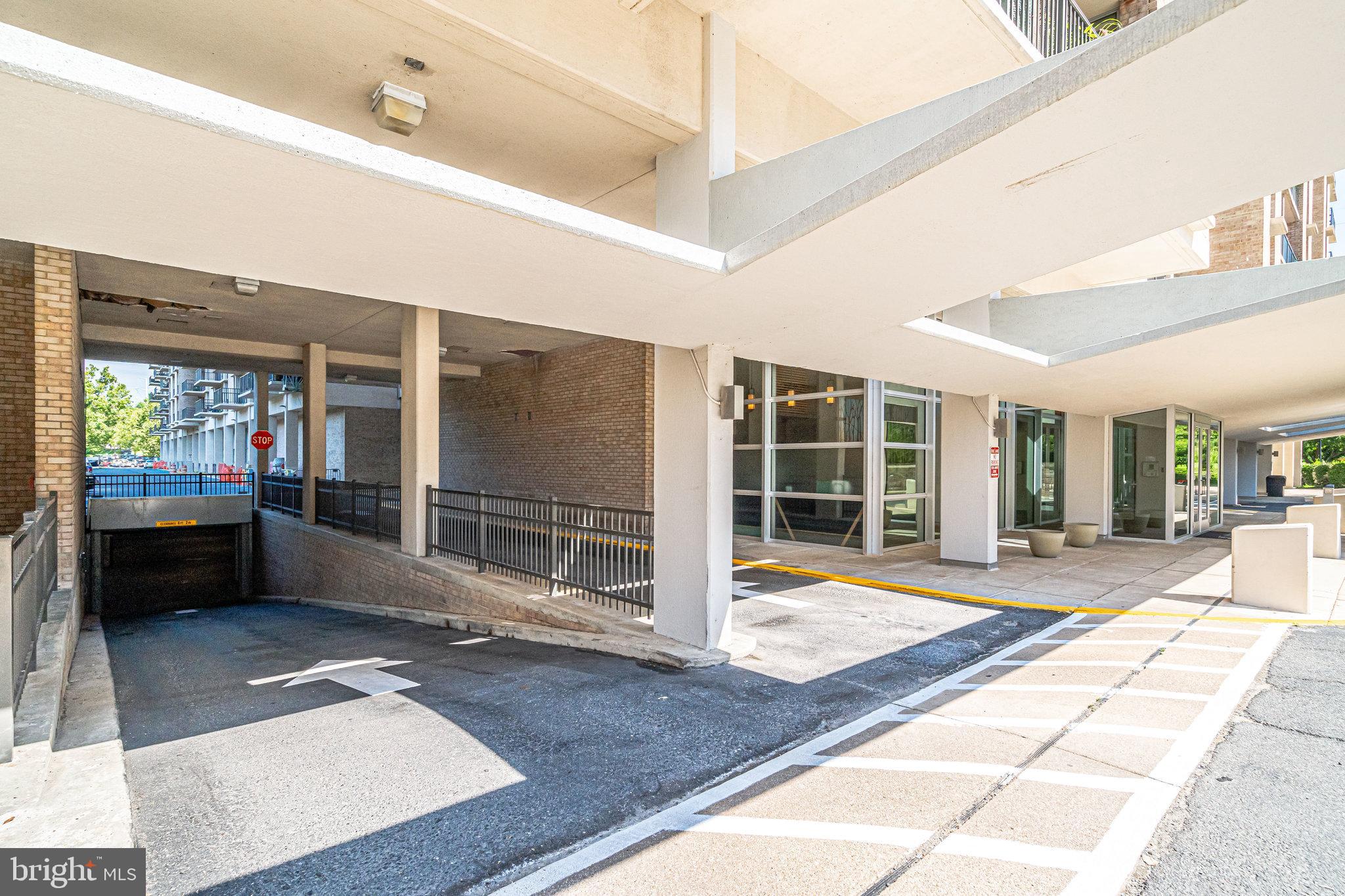 THE CARLTON - Residential