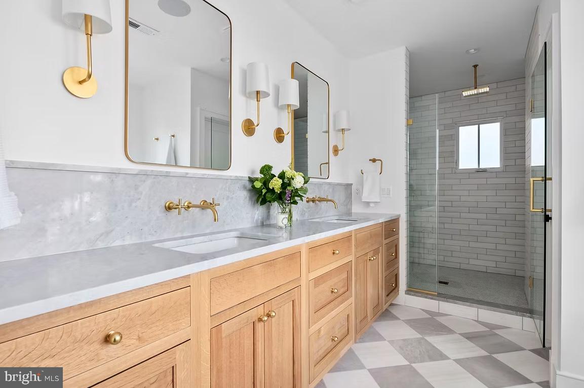 RAVENWOOD PARK - Residential