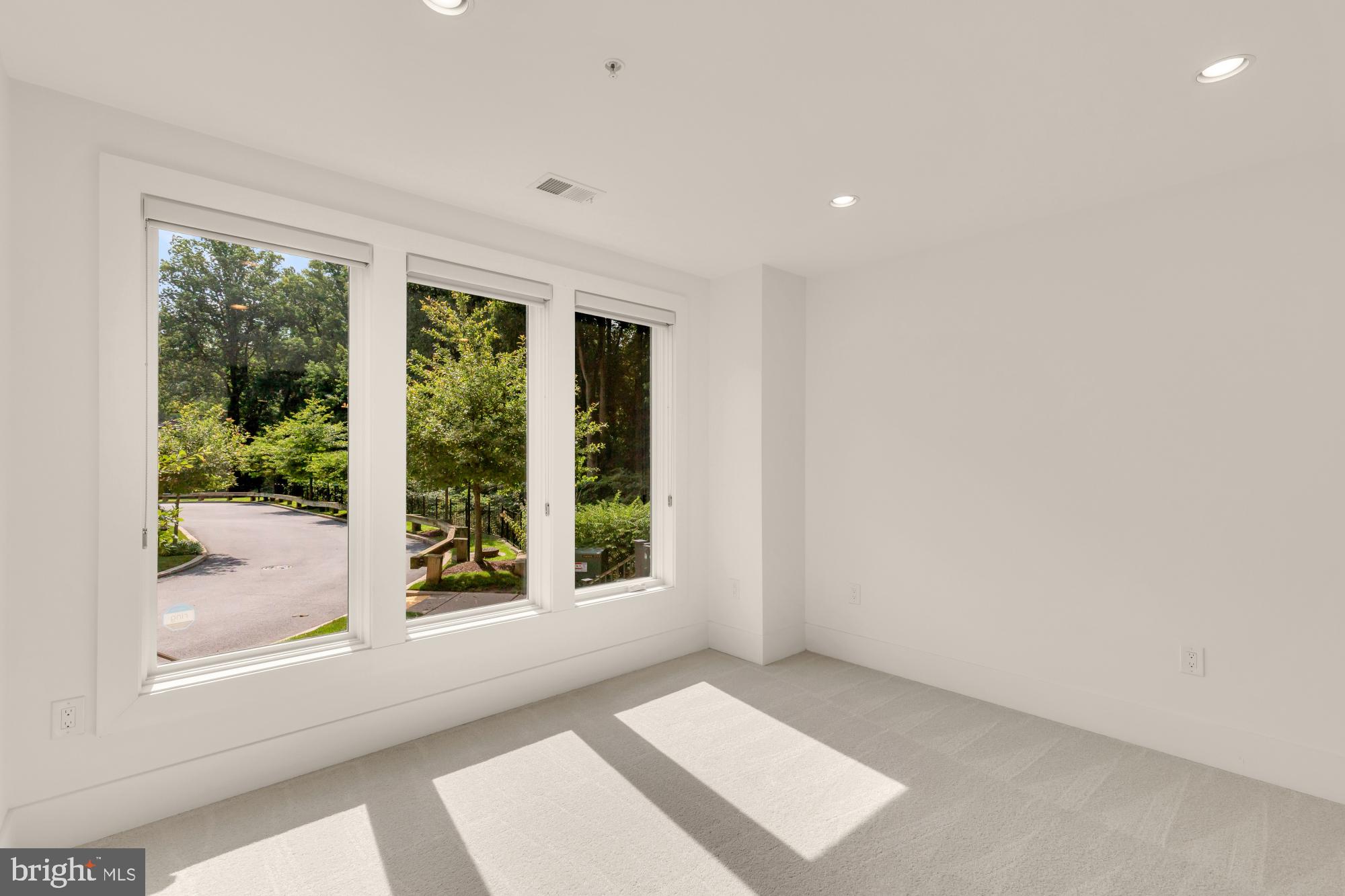 142 WINSOME CIRCLE