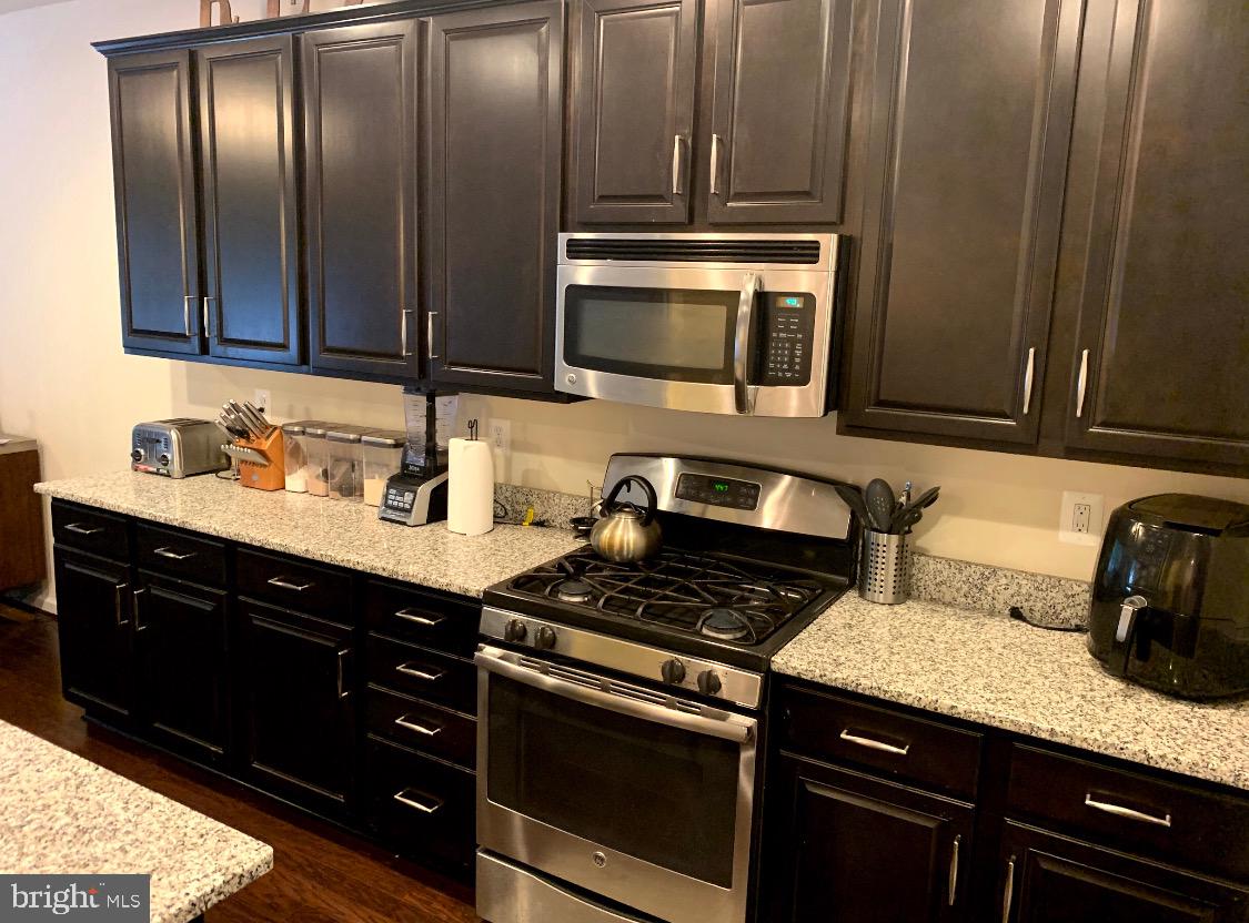 TANYARD COVE NORTH - Residential Lease