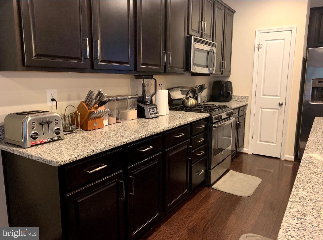 TANYARD COVE NORTH - Residential Lease