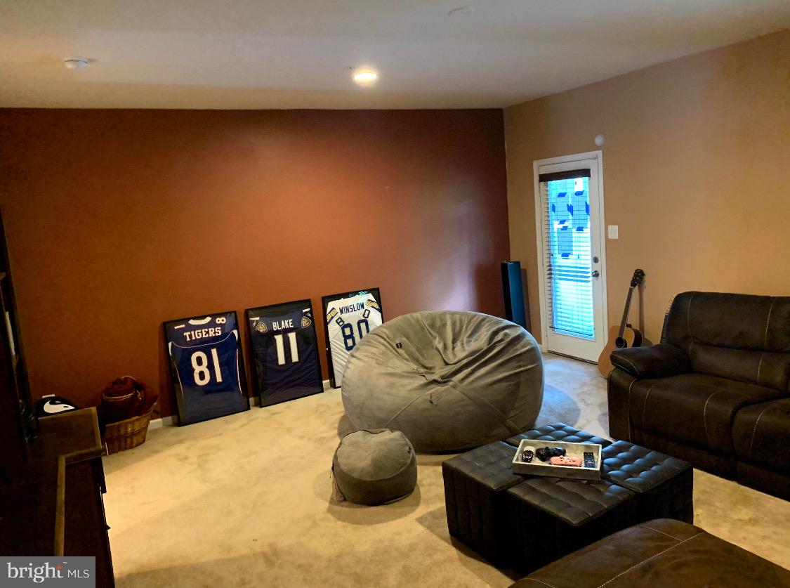 TANYARD COVE NORTH - Residential Lease