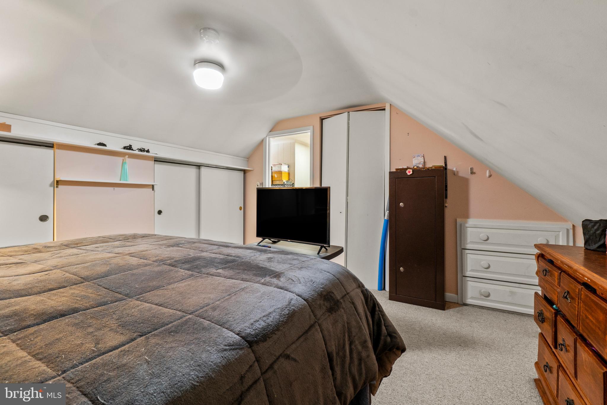 COUNTRY CLUB ESTATES - Residential