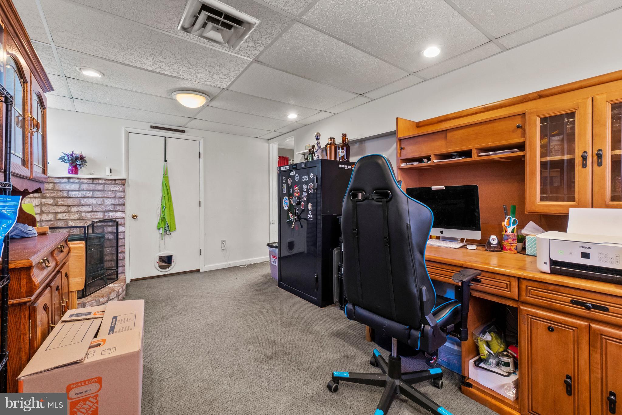 COUNTRY CLUB ESTATES - Residential