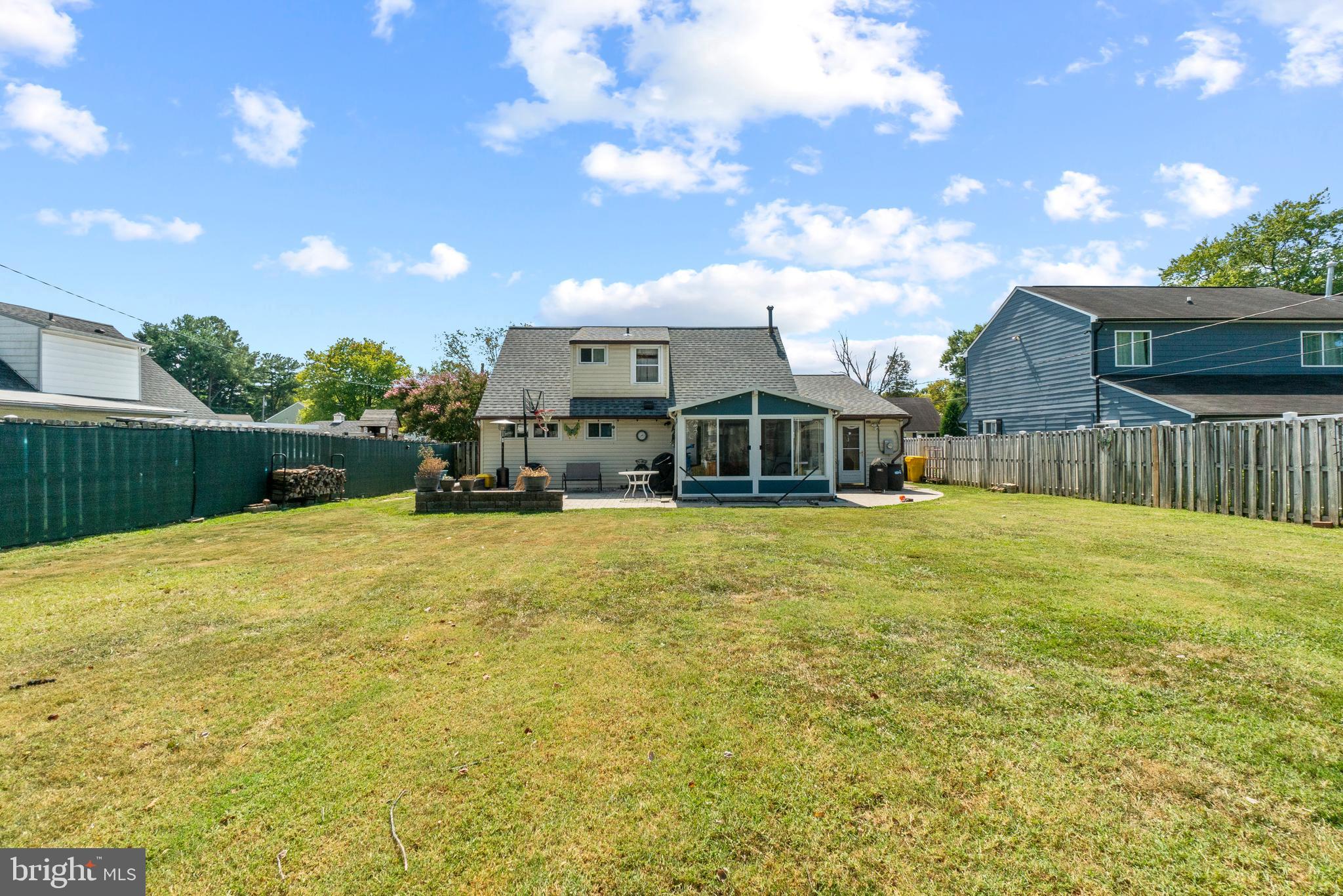 COUNTRY CLUB ESTATES - Residential