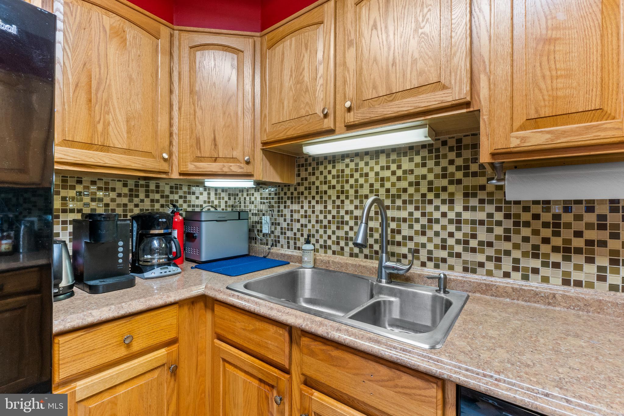 COUNTRY CLUB ESTATES - Residential