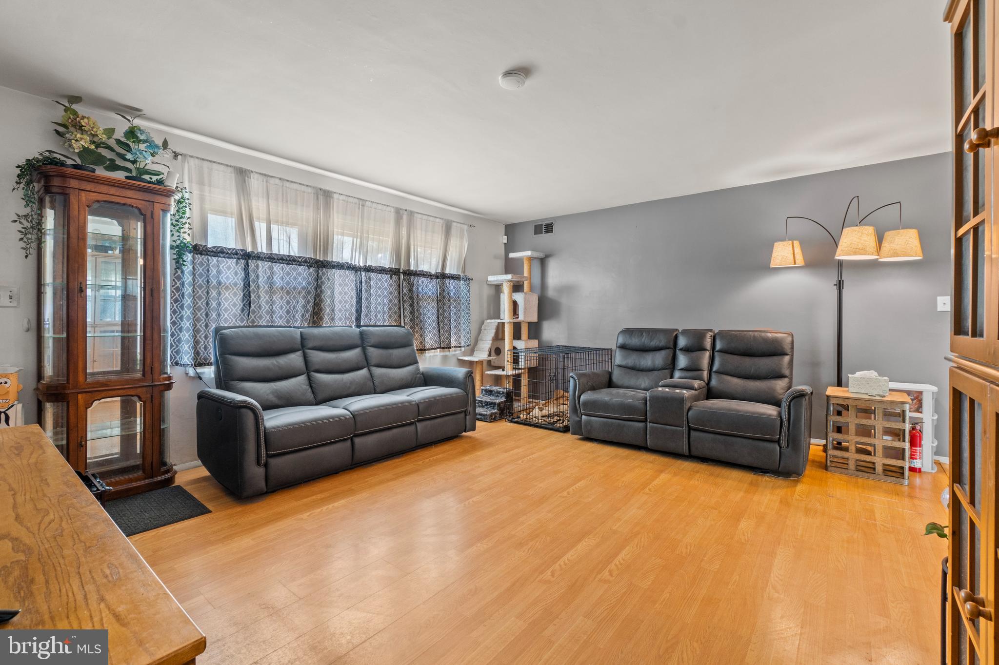 COUNTRY CLUB ESTATES - Residential