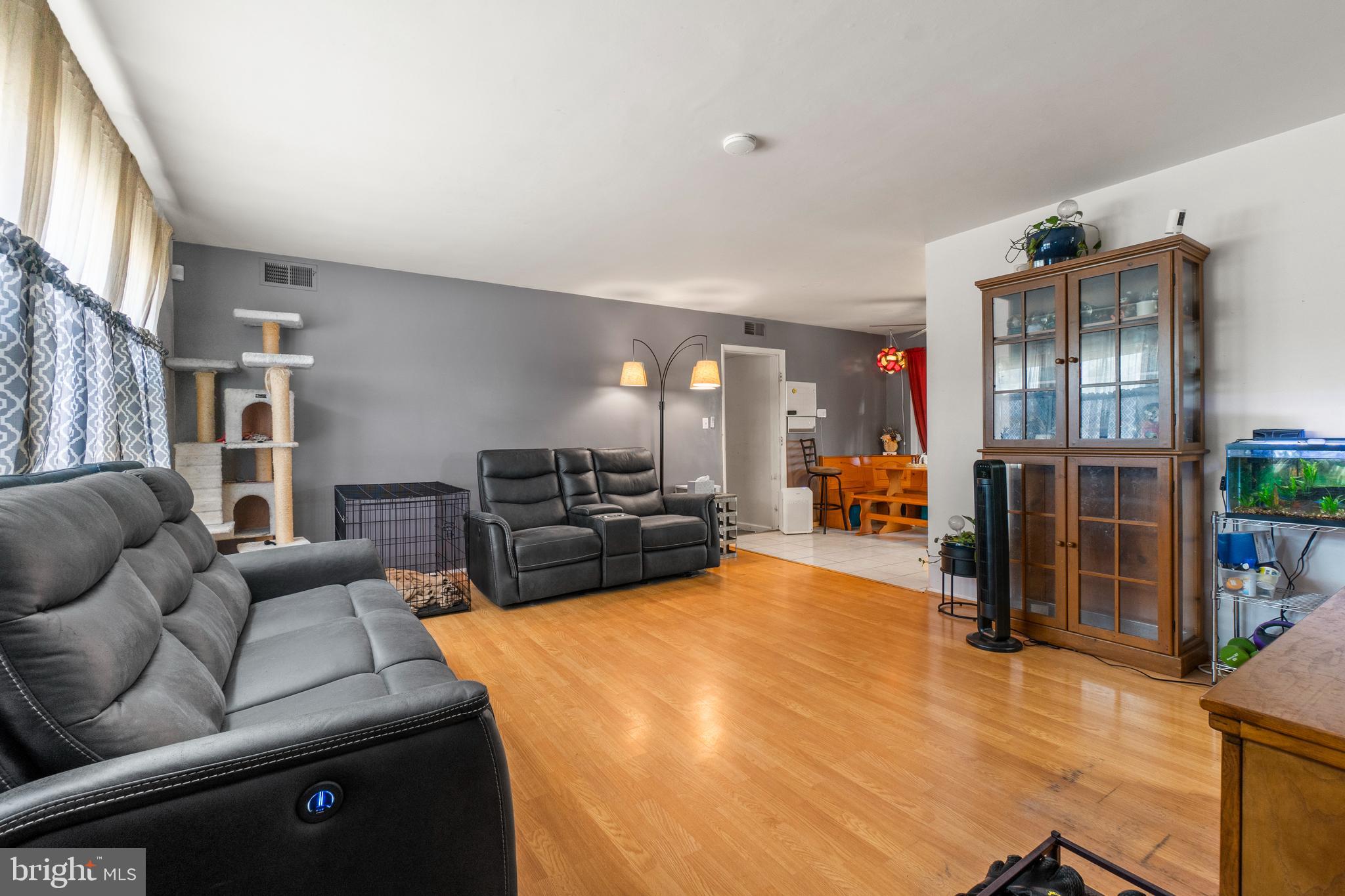 COUNTRY CLUB ESTATES - Residential