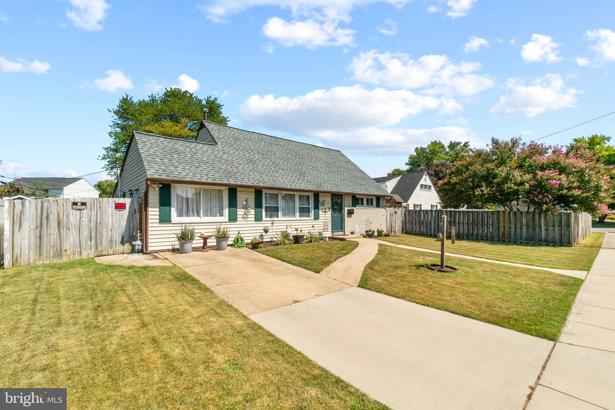 COUNTRY CLUB ESTATES - Residential