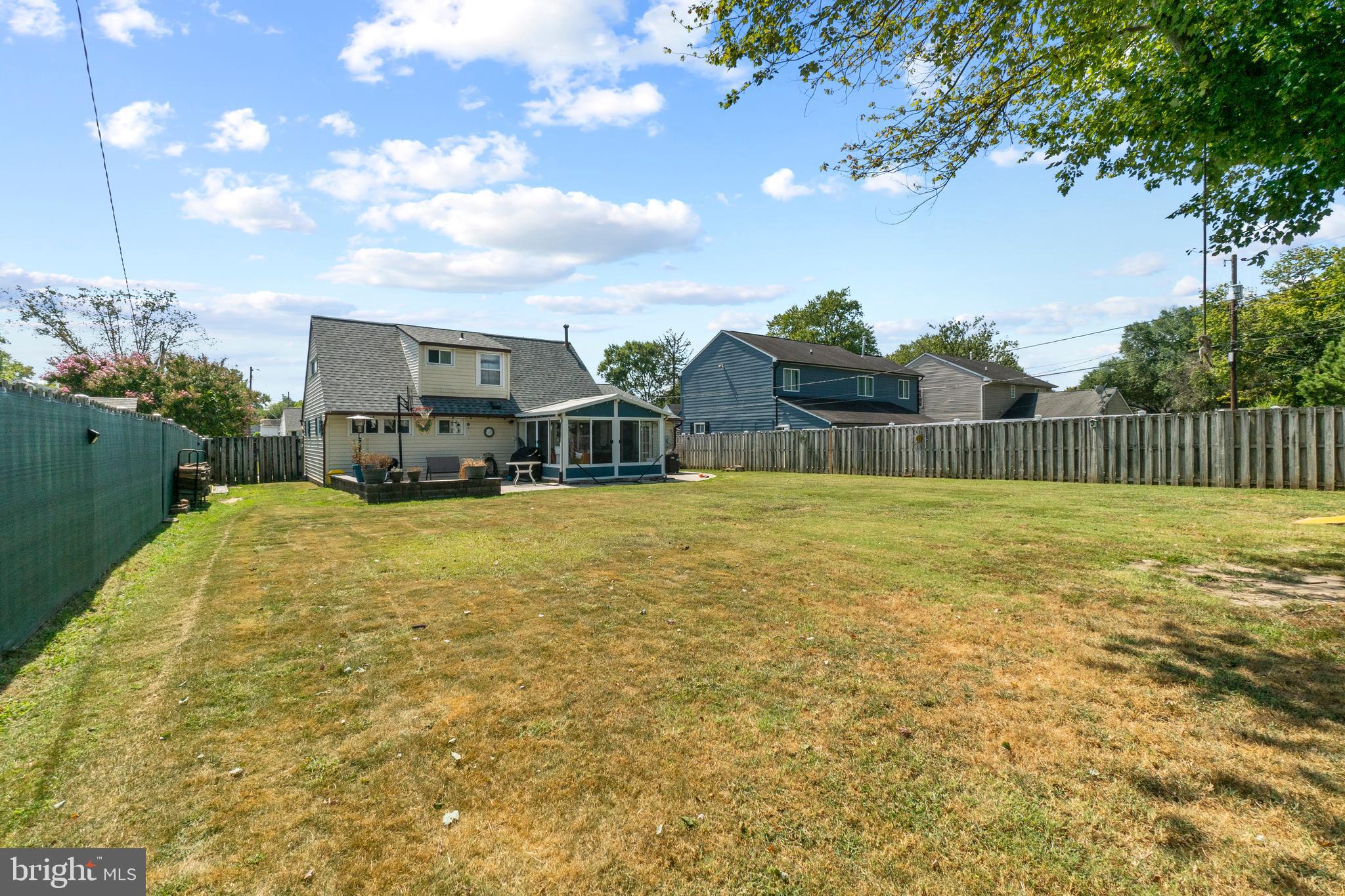 COUNTRY CLUB ESTATES - Residential