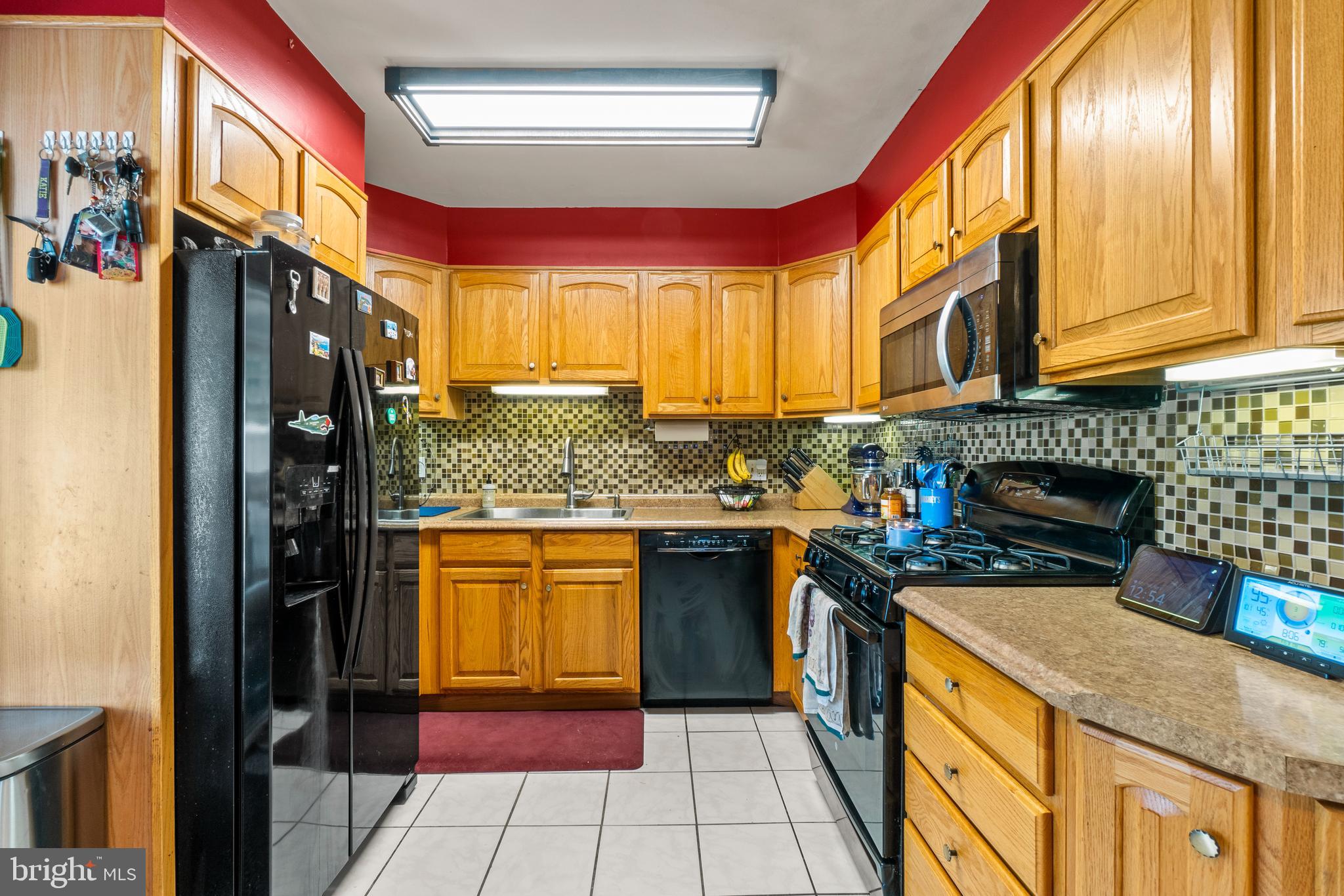 COUNTRY CLUB ESTATES - Residential