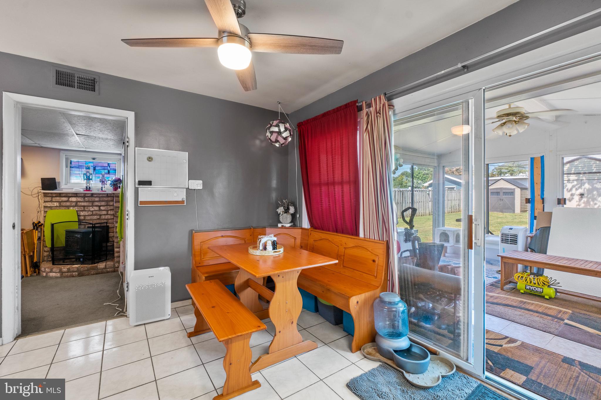 COUNTRY CLUB ESTATES - Residential