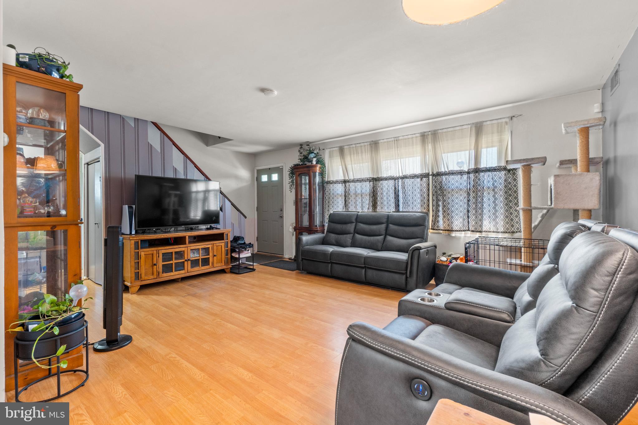 COUNTRY CLUB ESTATES - Residential