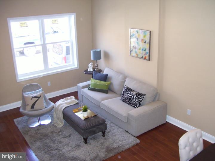 POINT BREEZE - Residential