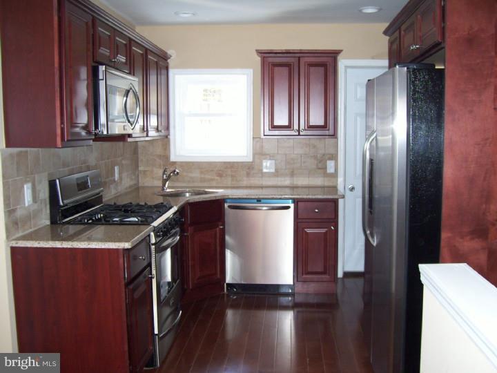 POINT BREEZE - Residential