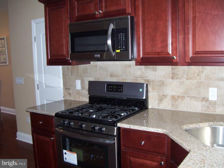 POINT BREEZE - Residential