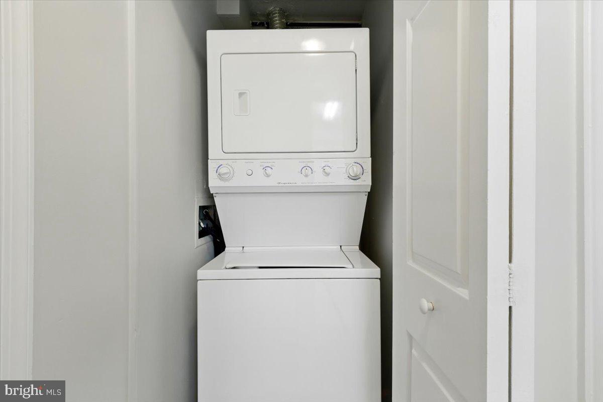 COLIN PLACE - Residential Lease