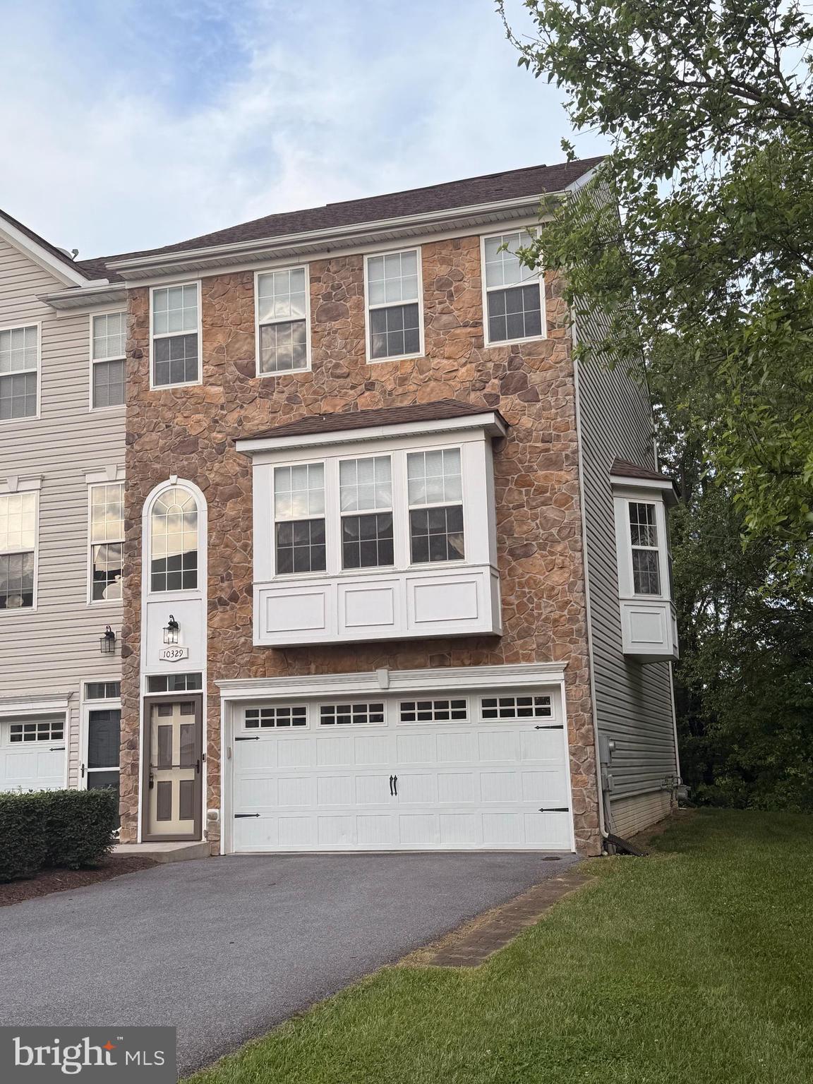 CARRIAGE HILL - Residential