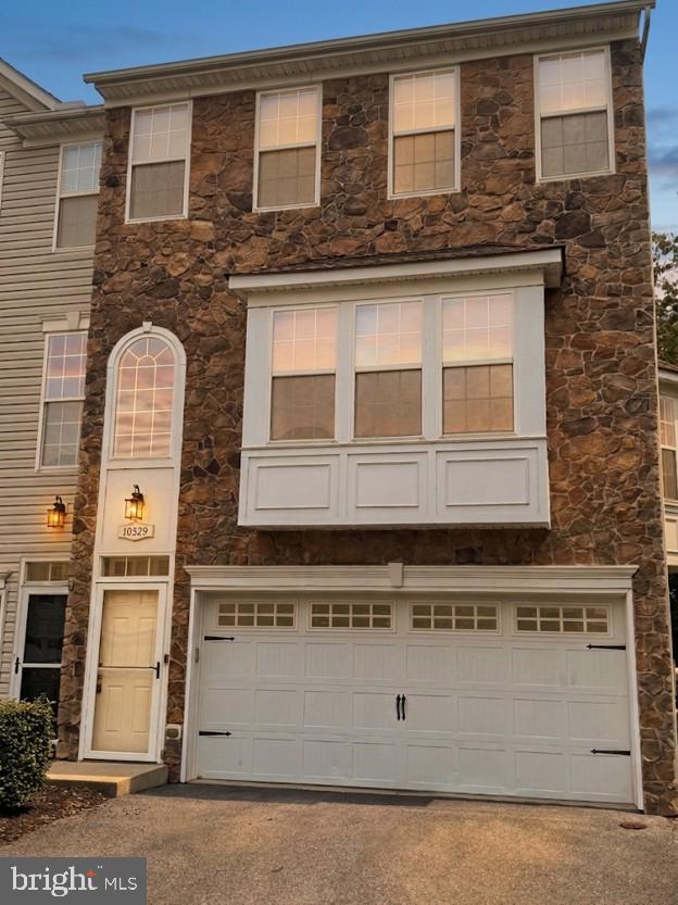 10329 LANTERN LANE