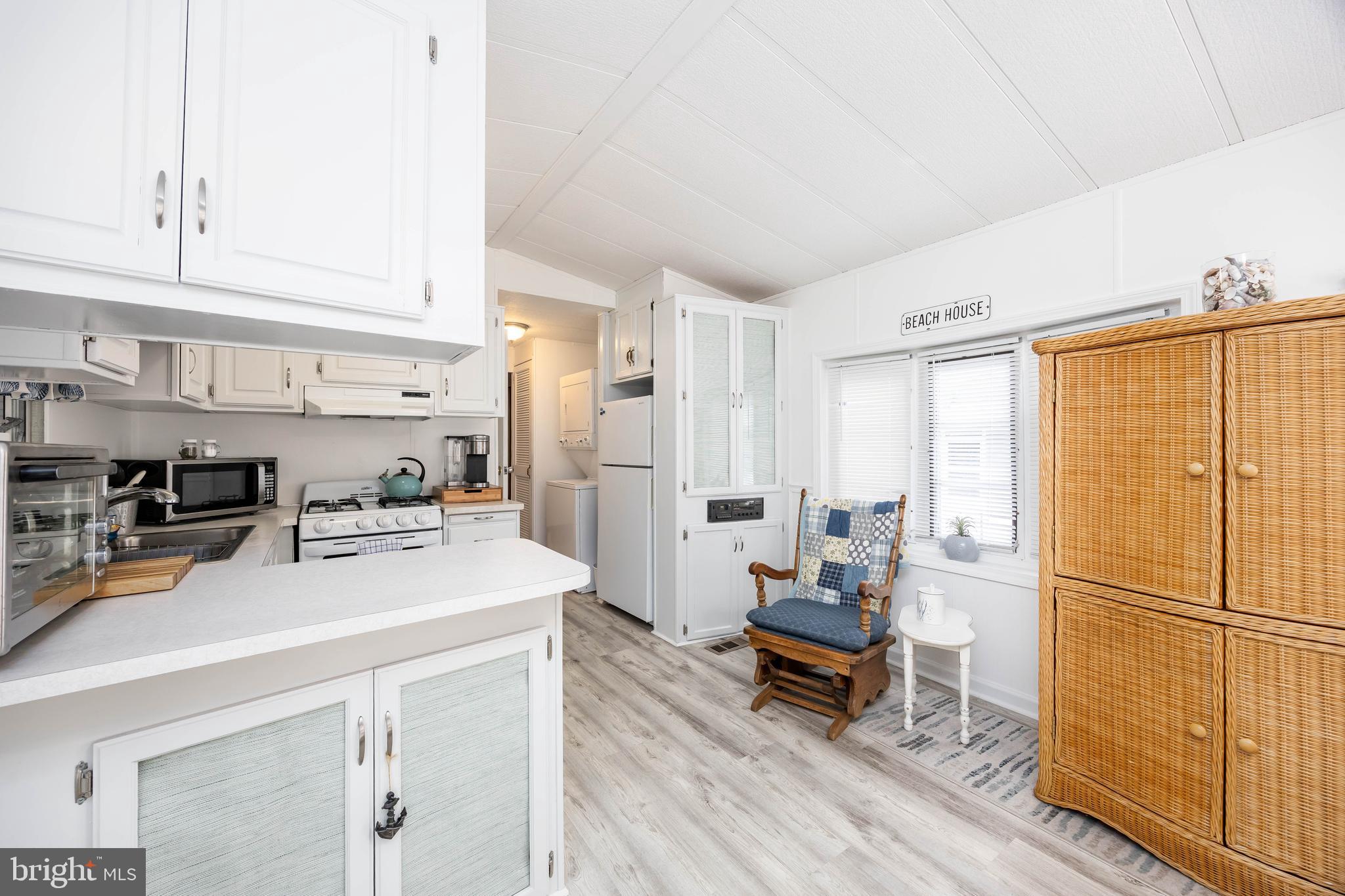 WHITE HORSE PARK II - Residential