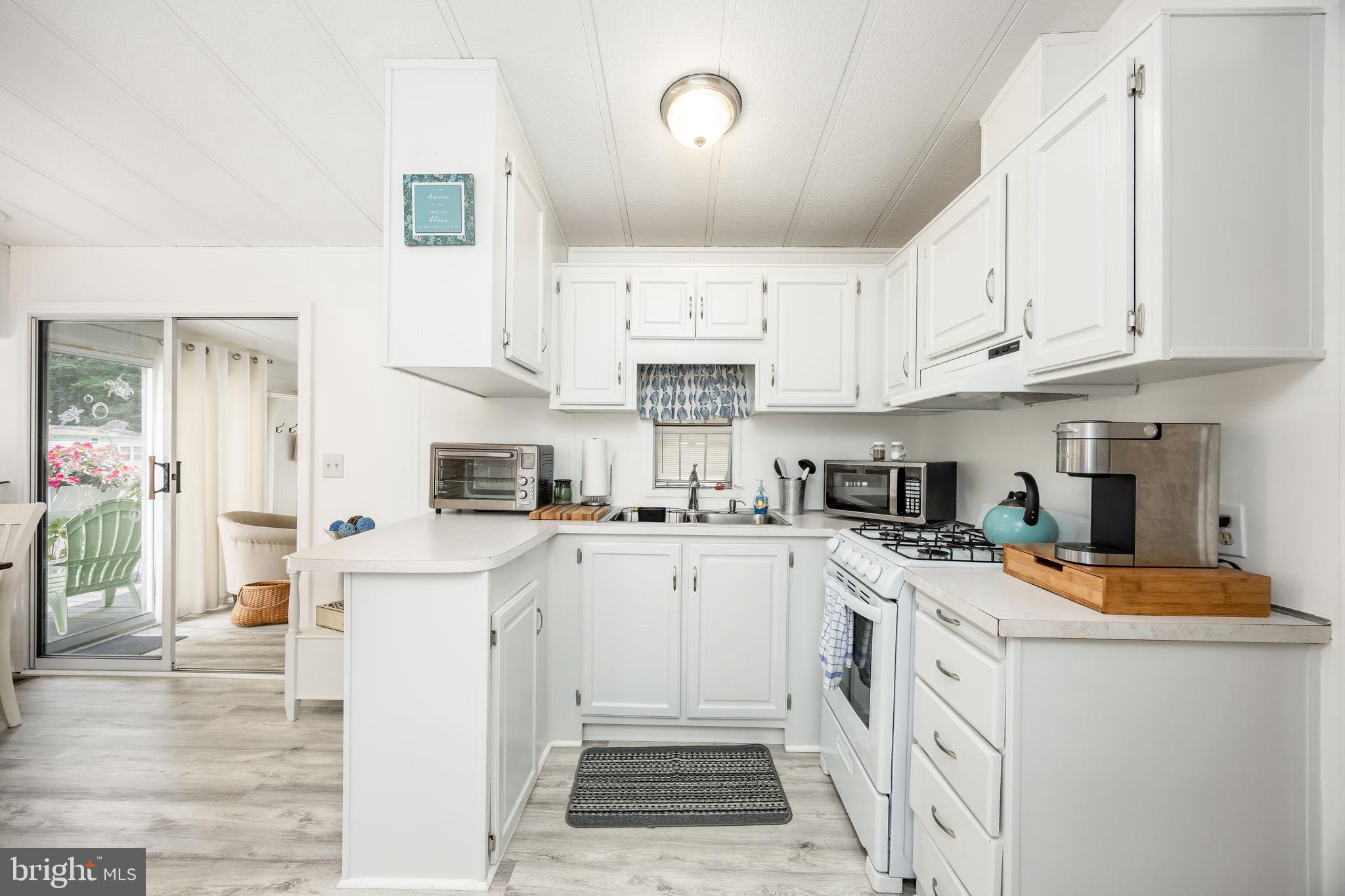 WHITE HORSE PARK II - Residential