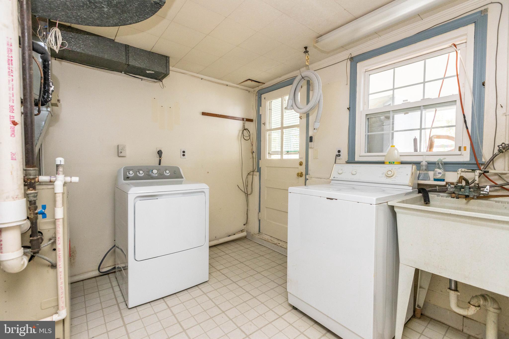 DULANEY VILLAGE - Residential