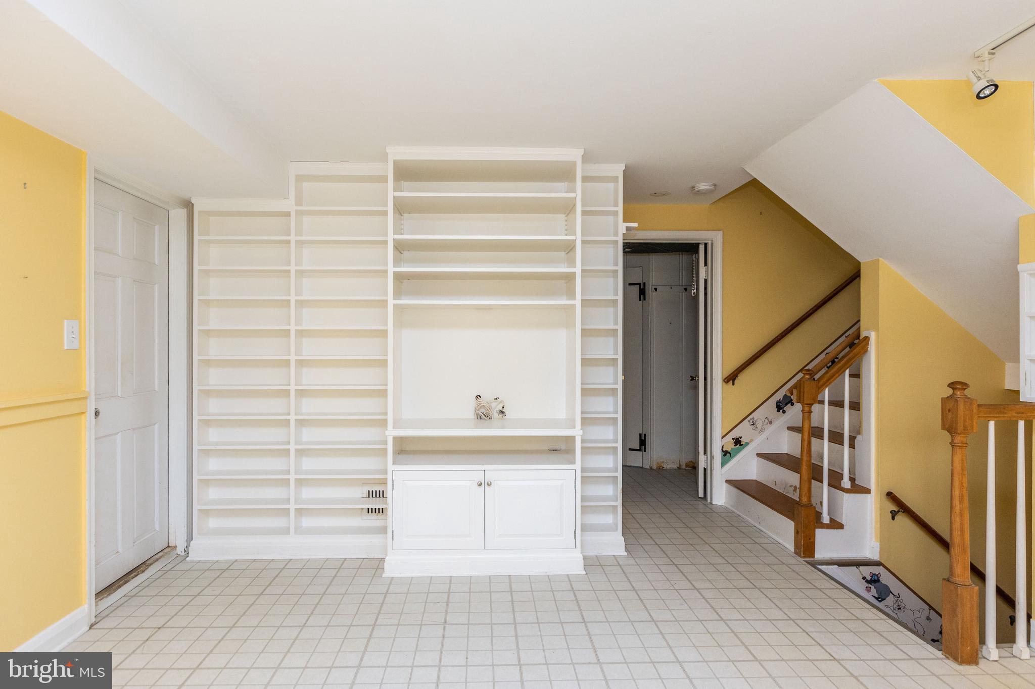 DULANEY VILLAGE - Residential