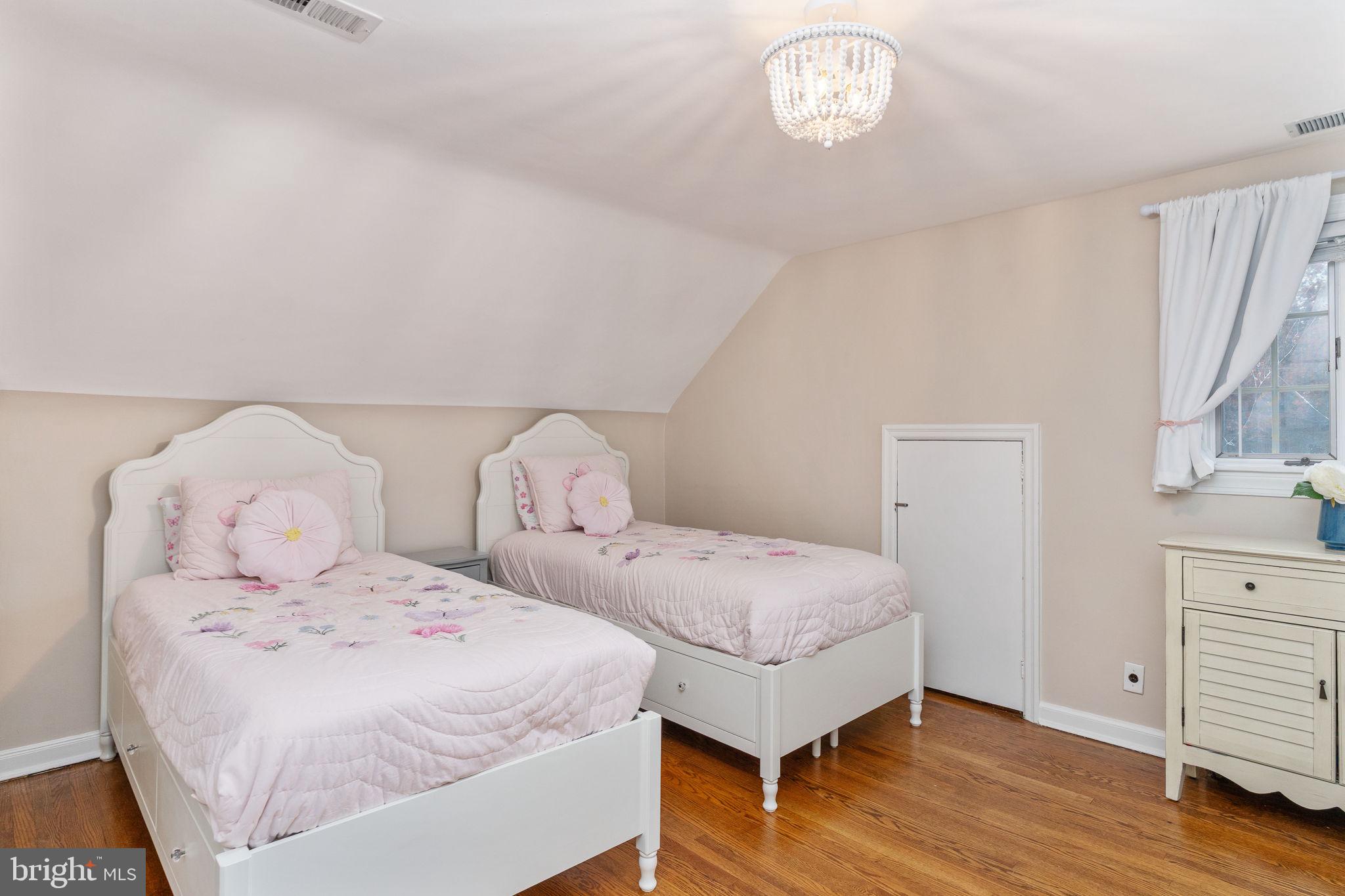 BEVERLEY HILLS - Residential