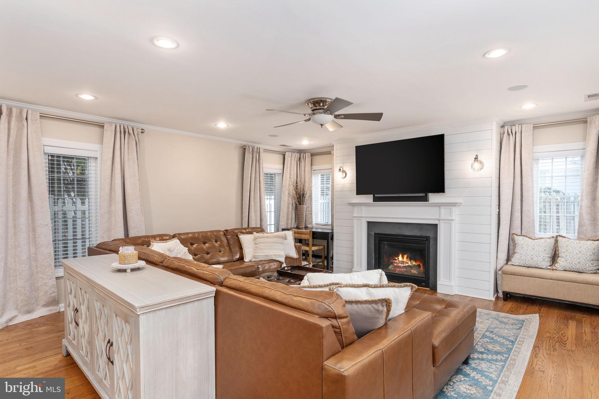 BEVERLEY HILLS - Residential