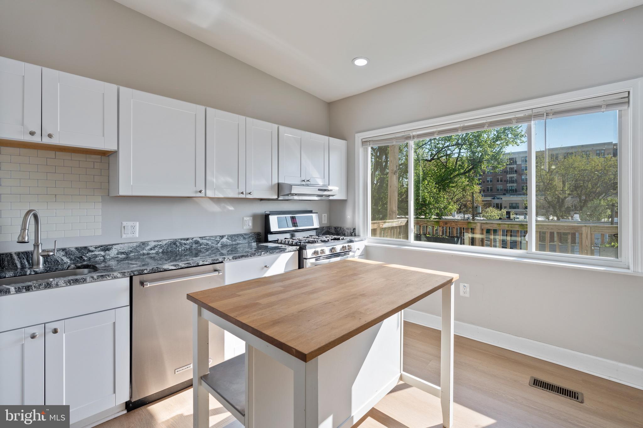 HAMPDEN HISTORIC DISTRICT - Residential