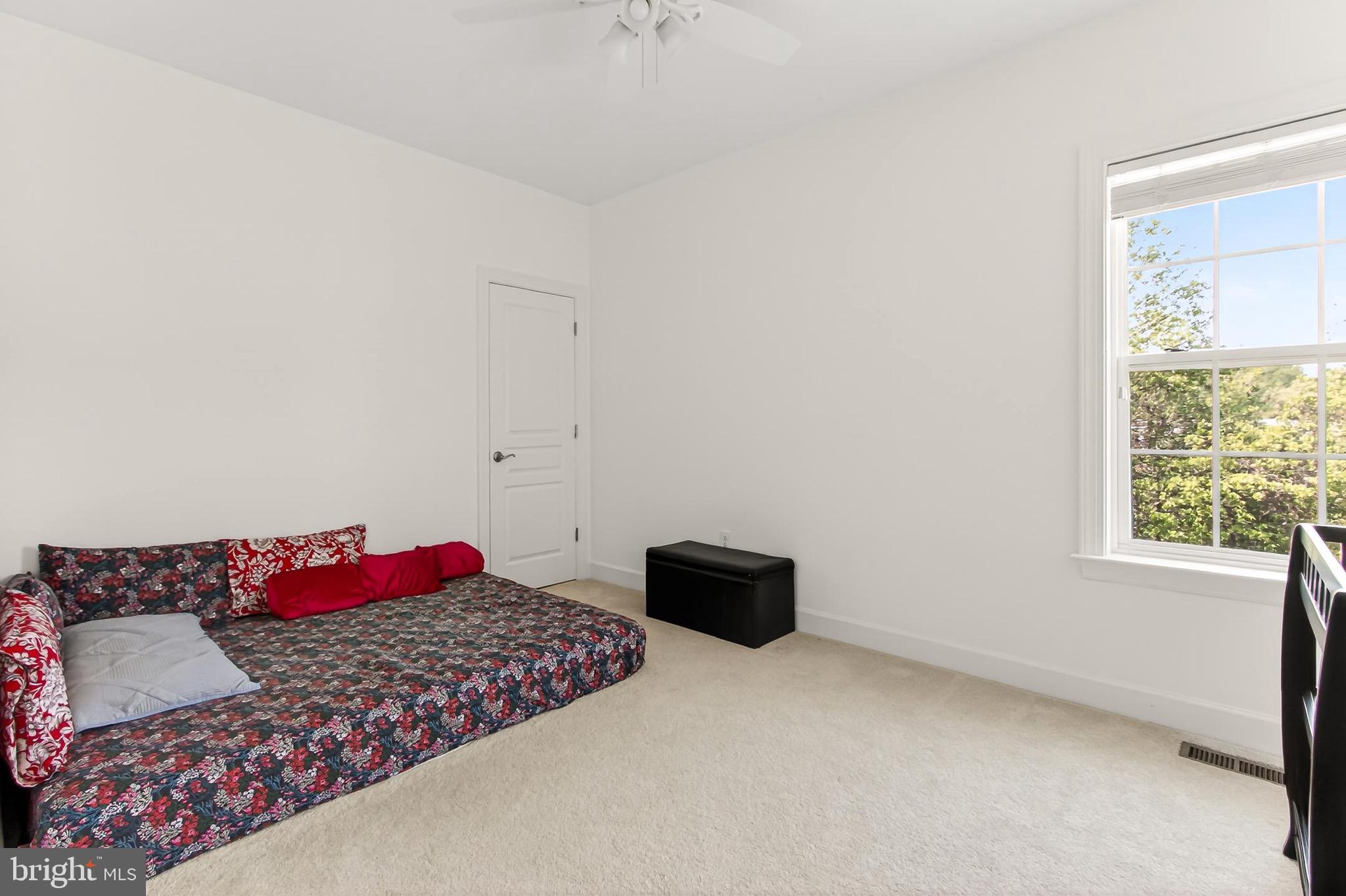 FAIRFIELD MANOR - Residential