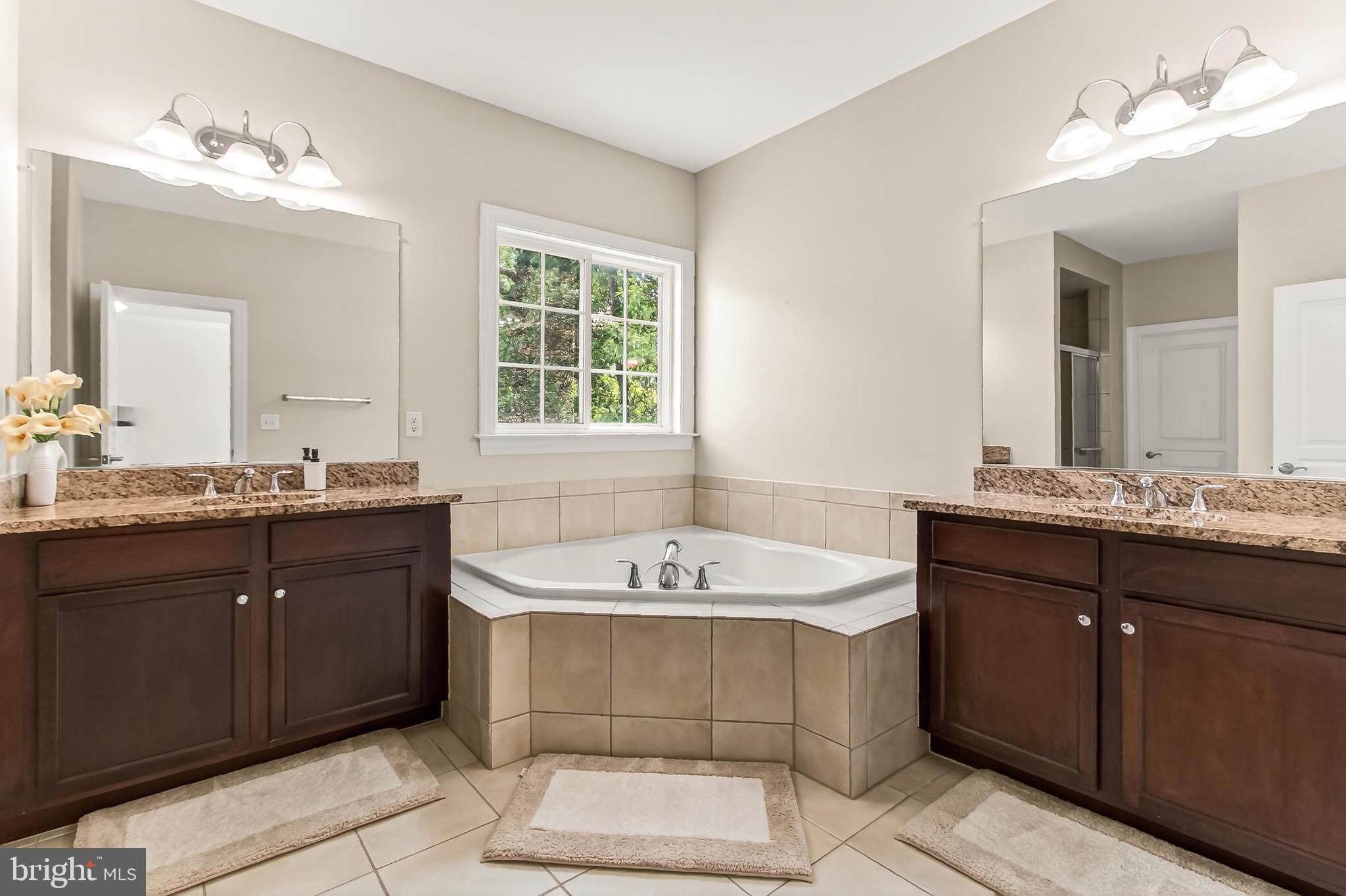 FAIRFIELD MANOR - Residential