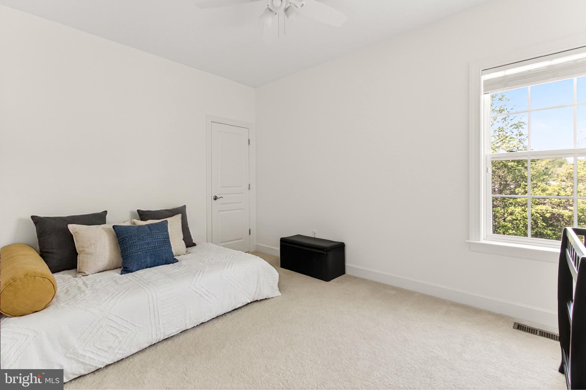 FAIRFIELD MANOR - Residential