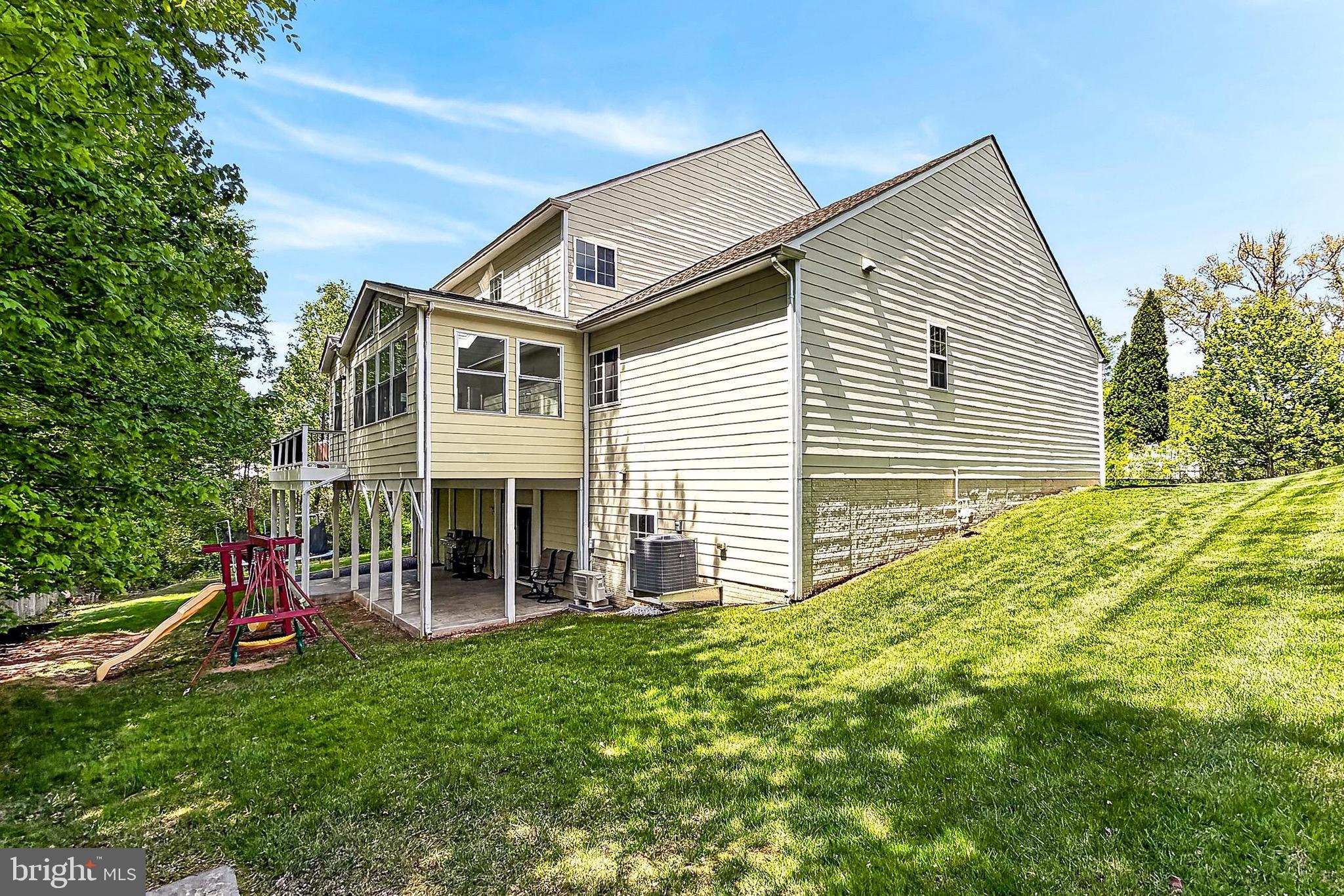 FAIRFIELD MANOR - Residential