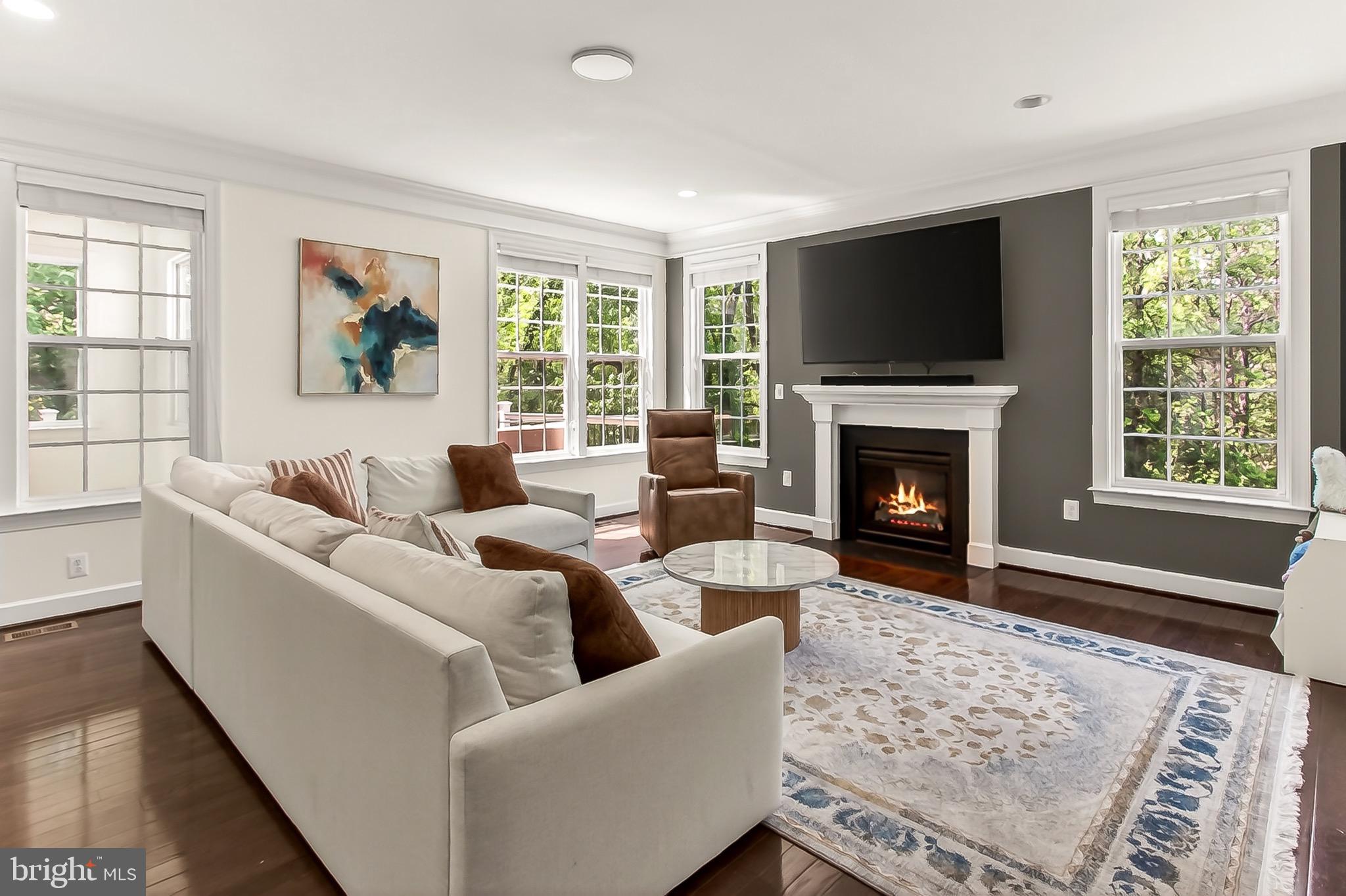 FAIRFIELD MANOR - Residential